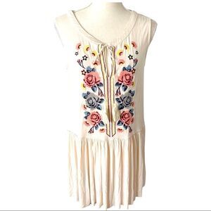 Wishlist Embroidered Tie Front Neckline Sleeveless Top SMALL